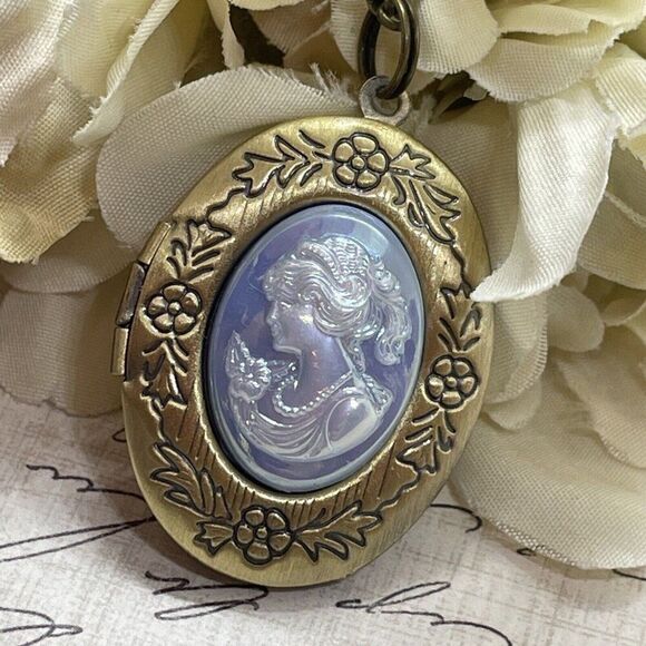 Bronze Locket Blue Pearl Lady Victorian Maiden Necklace Gift Mom Easter Wife new - Picture 2 of 16